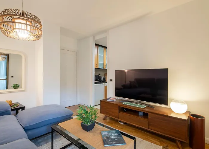 Coqueto Con Piscina Y Parking By 아파트