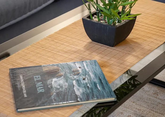 Coqueto Con Piscina Y Parking By *